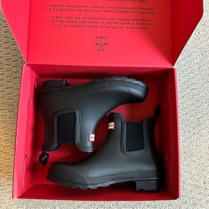 NWT Hunter Chelsea Boot